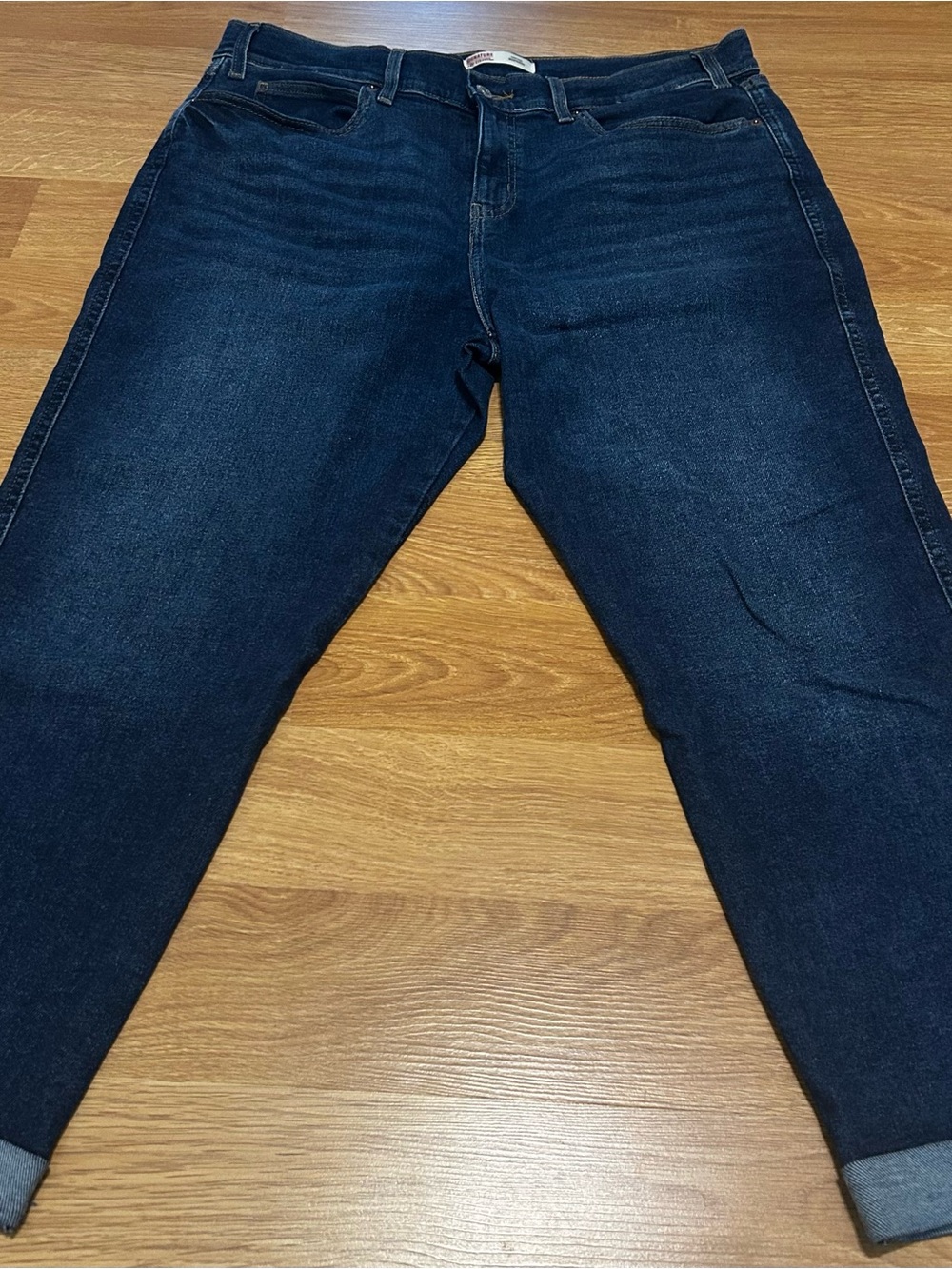 Levi's Women's Signature Boyfriend Cropped Ankle Jeans